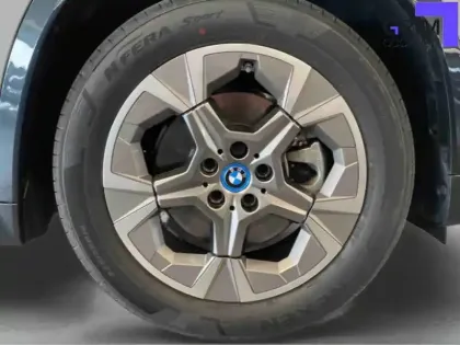 Photo 13 BMW X1 i xDrive30