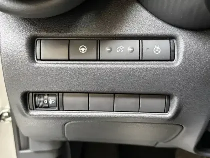 Photo 27 Nissan Juke  HYBRID 143