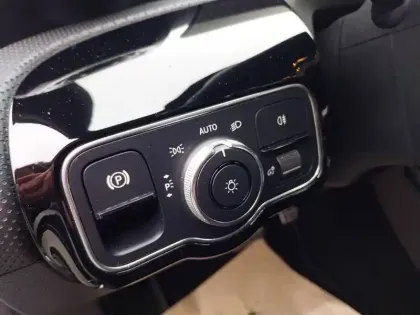 Photo 26 Mercedes Classe A Gén. IV (W177) Ph1 AMG Line 5