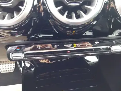 Photo 33 Mercedes Classe A Gén. IV (W177) Ph1 AMG Line 5