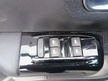 Photo 19 Citroën C3 Gén. III Ph2 Saint James 5