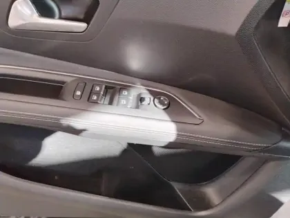 Photo 19 Peugeot 3008  Hybrid 225 e-EAT8 GT