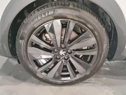 Photo 14 Peugeot 3008  Hybrid 225 e-EAT8 GT