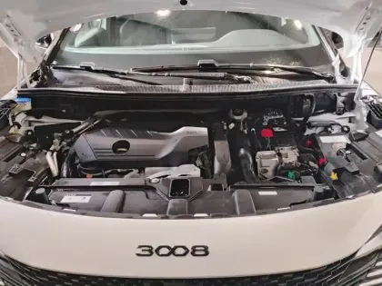 Photo 6 Peugeot 3008  Hybrid 225 e-EAT8 GT