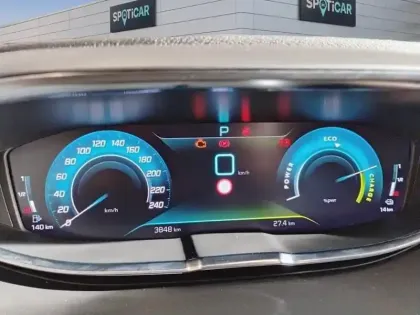 Photo 20 Peugeot 3008  Hybrid 225 e-EAT8 GT