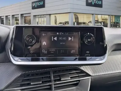 Photo 10 Peugeot 208 Gén. II Ph1 NG Like 5