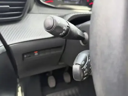 Photo 16 Peugeot 208 Gén. II Ph1 NG Like 5