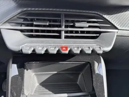 Photo 12 Peugeot 208 Gén. II Ph1 NG Like 5