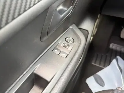 Photo 19 Peugeot 208 Gén. II Ph1 NG Like 5