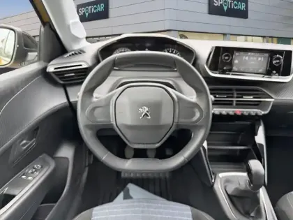 Photo 11 Peugeot 208 Gén. II Ph1 NG Like 5