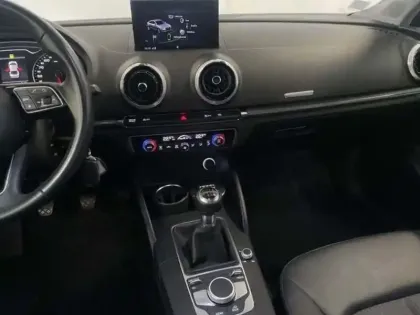 Photo 9 Audi A3 Gén. III Ph2 Design 4