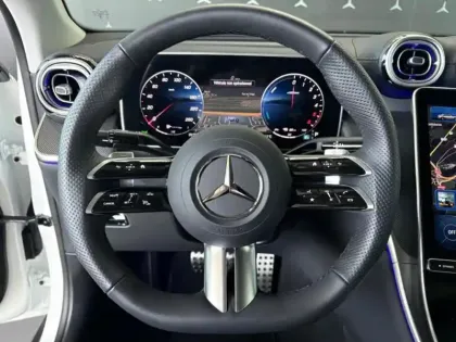 Photo 16 Mercedes Classe GLC 300 de 4MATIC AMG Line Attelag