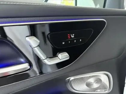 Photo 13 Mercedes Classe GLC 300 de 4MATIC AMG Line Attelag