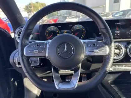 Photo 11 Mercedes Classe A 200 AMG Line