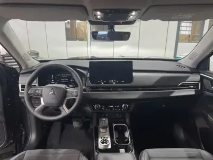 Photo 10 Mitsubishi Outlander 2.4 PHEV INVITE+ AUTO 4WD