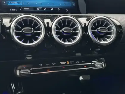 Photo 35 Mercedes Classe A Gén. IV (W177) Ph1 AMG Line 5