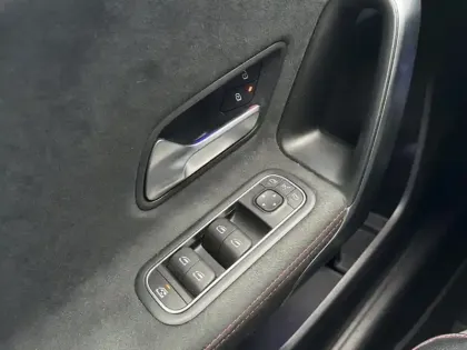 Photo 32 Mercedes Classe A Gén. IV (W177) Ph1 AMG Line 5