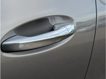 Photo 18 Mercedes GLA 250 e