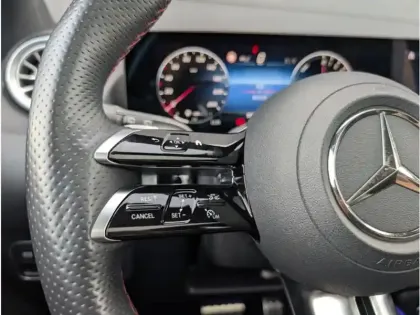 Photo 11 Mercedes GLA 250 e