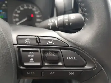 Photo 16 Toyota Yaris Hybride 116h Dynamic