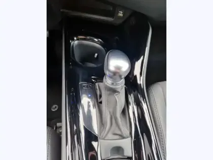 Photo 15 Toyota C-HR 2.0 Hybride 184 Edition ch