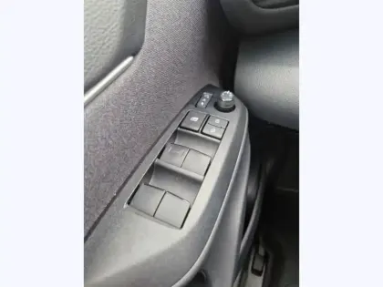 Photo 13 Toyota Yaris Hybride 1.5 HYBRID 116H DESIGN