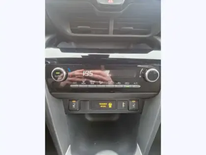 Photo 16 Toyota Yaris Hybride 1.5 HYBRID 116H DESIGN