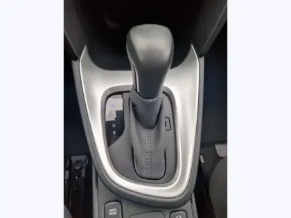 Photo 15 Toyota Yaris Hybride 1.5 HYBRID 116H DESIGN