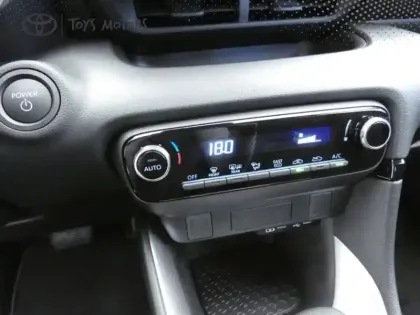 Photo 14 Toyota Yaris Hybride 116h Dynamic