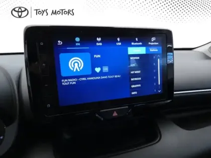 Photo 13 Toyota Yaris Hybride 116h Dynamic