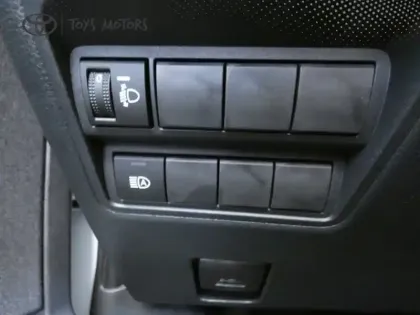 Photo 12 Toyota Yaris Hybride 116h Dynamic