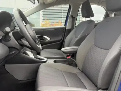 Photo 15 Toyota Yaris Hybride 116h Dynamic