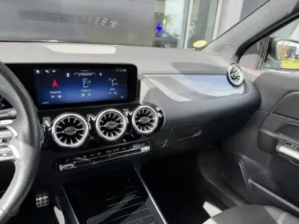 Photo 15 Mercedes GLA Gén. II (H247) Ph2 AMG Line 5