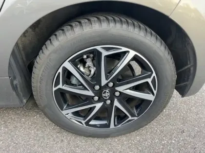 Photo 8 Toyota Yaris Hybride 116h Design