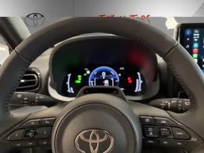 Photo 15 Toyota Yaris Hybride 1.5 HYBRID 130H DESIGN AUTO 2WD