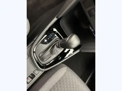 Photo 21 Toyota Yaris Gén. I Ph1 NG Design 5