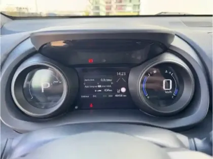 Photo 8 Toyota Yaris Gén. I Ph1 Design 5