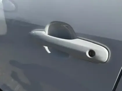 Photo 16 Toyota Yaris Gén. I Ph1 Design 5