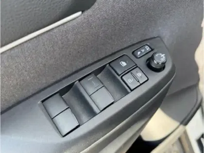 Photo 15 Toyota Yaris Gén. I Ph1 Design 5