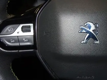 Photo 13 Peugeot 2008 Gén. II Ph1 NG GT 5