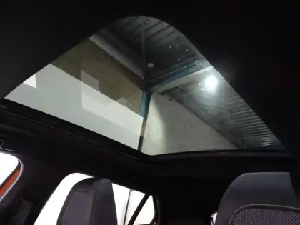 Photo 12 Peugeot 2008 Gén. II Ph1 NG GT 5