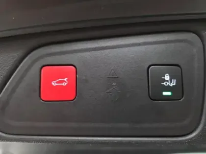 Photo 8 Peugeot 3008 Gén. II Ph1 GT 5