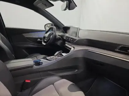 Photo 10 Peugeot 3008 Gén. II Ph1 GT 5