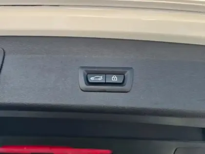 Photo 10 BMW X1  sDrive18iA 140ch xLine DKG7