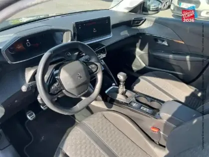 Photo 14 Peugeot 208 Gén. II Ph1 NG Roadtrip 5