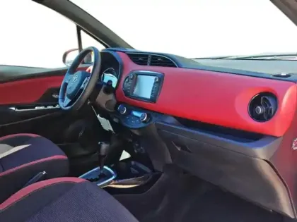 Photo 8 Toyota Yaris Gén. III Ph3 Collection Y20 5