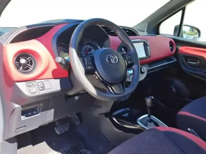 Photo 14 Toyota Yaris Gén. III Ph3 Collection Y20 5