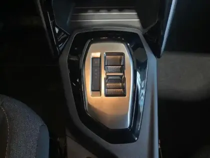 Photo 13 Peugeot 2008 Gén. II Ph2 Edition 5