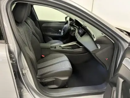 Photo 7 Peugeot 308  1.2 Hybrid 145ch Allure e-DCS6