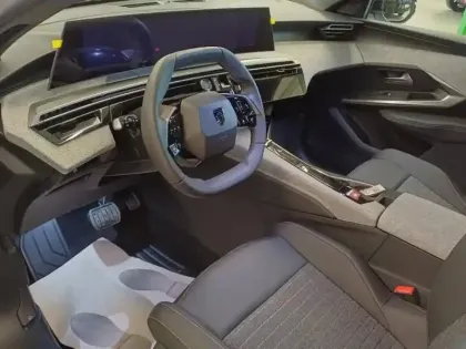 Photo 20 Peugeot 3008  1.2 Hybrid 145ch Allure e-DCS6